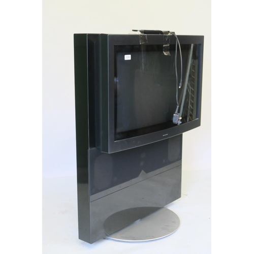 1223 - A large Bang and Olufsen Beovision Avant television on  revolving stand, 43