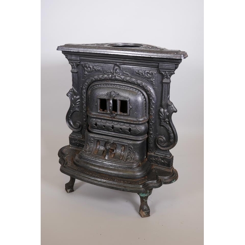 1222 - A Canadian cast iron wood/solid fuel buring stove, No.20 by Charles Fawcett Ltd, Sackville N.B. (New... 