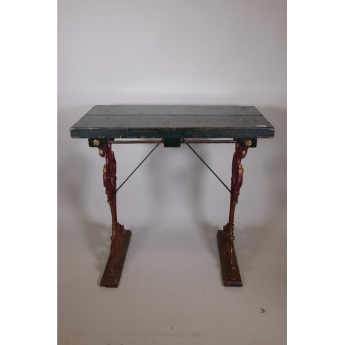 1217 - A cast iron pub table, 32