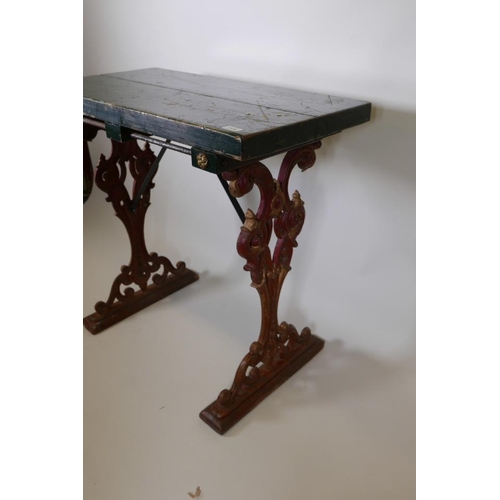 1217 - A cast iron pub table, 32