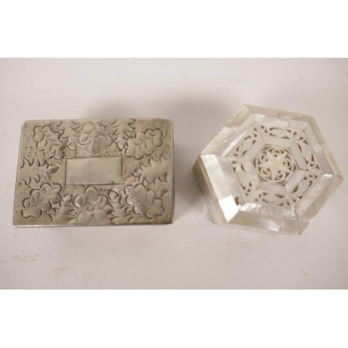 124 - A mother of pearl hexagonal trinket box, the cover with pierced and engraved decoration, 3