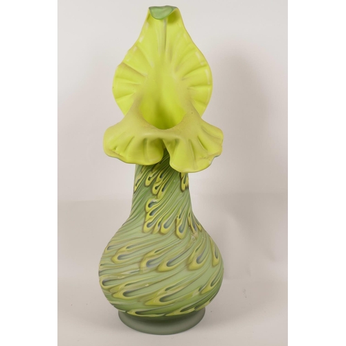 82 - A green and yellow 'Jack-in-the-Pulpit' vase by Darius Zarin, 16