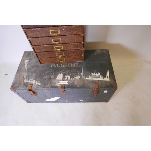 1139 - A metal bound wooden trunk, 32