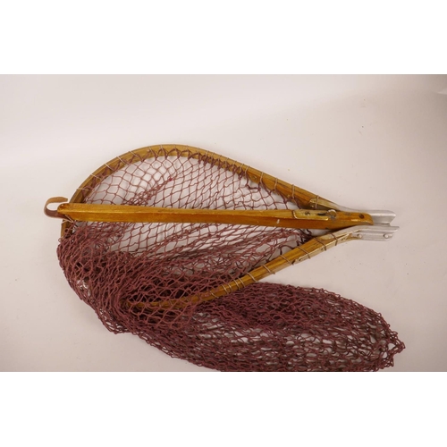 169 - A vintage bentwood and aluminium folding landing net (possibly Hardy), 33½