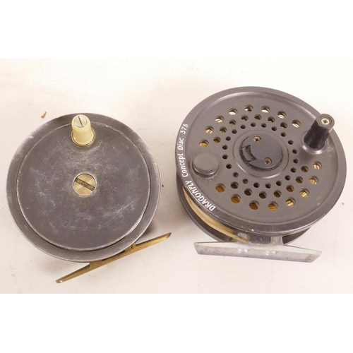 287 - A Battenkill Orvis ⅞ fly fishing reel with spare line cassette, 3¼