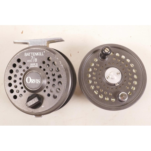 287 - A Battenkill Orvis ⅞ fly fishing reel with spare line cassette, 3¼