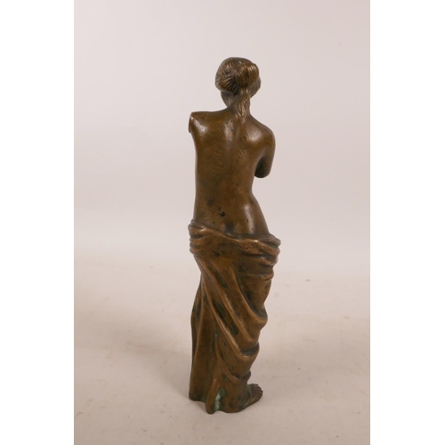 382 - A Grand Tour bronze of Venus, 7