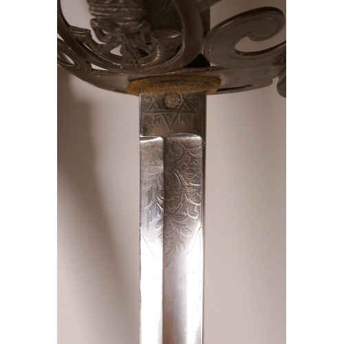 416 - A WW1 Gurkha officer's sword, 37½