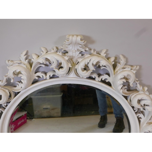 1177 - A painted composition Florentine style wall mirror with bevelled glass plate, 44