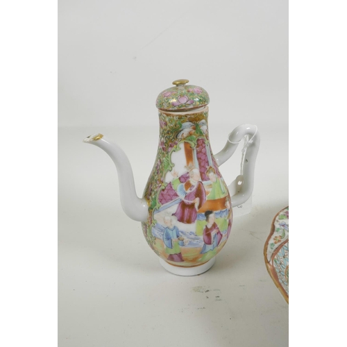 42 - A C19th Chinese export famille rose medallion porcelain teapot, 5½