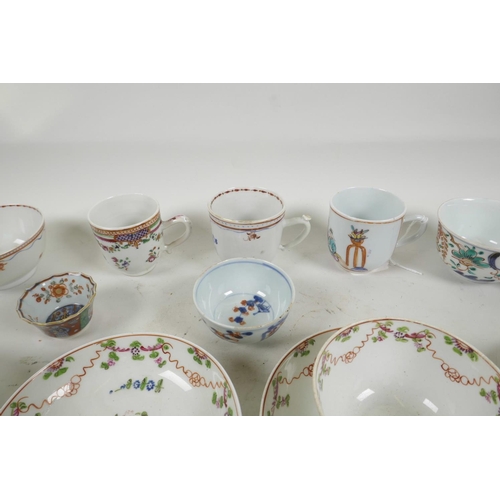 44 - A quantity of C18th Chinese export porcelain tea bowls, tea cups and saucers, with famille rose, blu... 