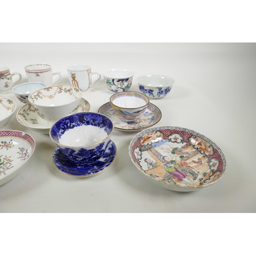 44 - A quantity of C18th Chinese export porcelain tea bowls, tea cups and saucers, with famille rose, blu... 