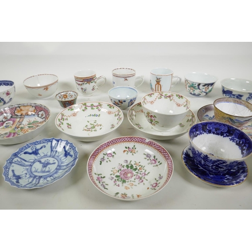 44 - A quantity of C18th Chinese export porcelain tea bowls, tea cups and saucers, with famille rose, blu... 