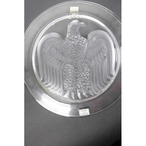 52 - A Lalique frosted and clear glass collector's plate made to commemorate the American Bicentenary, 8½... 