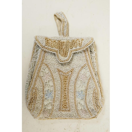 162 - Four Art Deco ladies' beaded evening purses and bags, all hand stitched and embellished with glass b... 