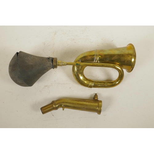 316 - An antique brass car horn, together with a brass petrol pump nozzle/gas can nozzle, 14