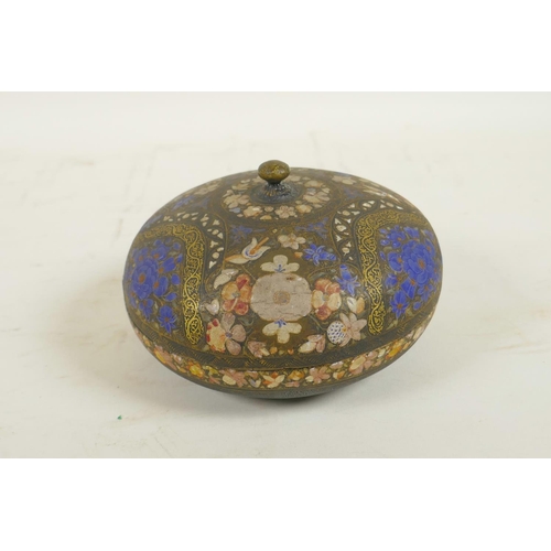 446 - A Mdina glass dump weight, 5