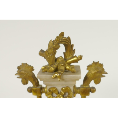 672 - A C19th French ormolu and alabaster boudoir clock, the swept side columns with cockerel head termina... 