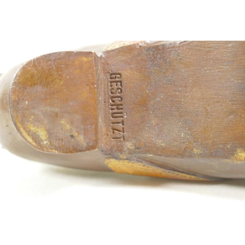 121 - A cold painted bronze desk vesta case in the form of a cat in a clog, 4½