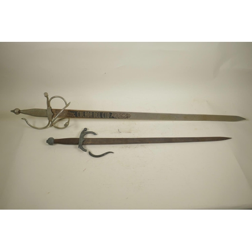 275 - A 'Colada del Cid' sword in Toledo steel, in the Renaissance style, the blade etched to the face 'Co... 