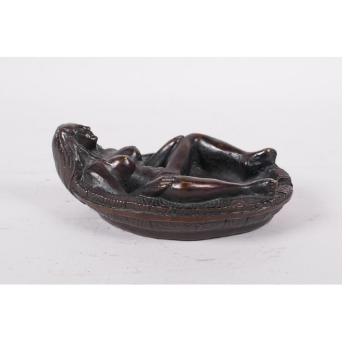 16 - An bronzed metal ashtray of erotic form, 5