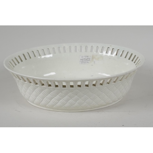 62 - A late C18th Wedgwood creamware basket weave, oval bowl, with pierced rim, (chips to rim) 9