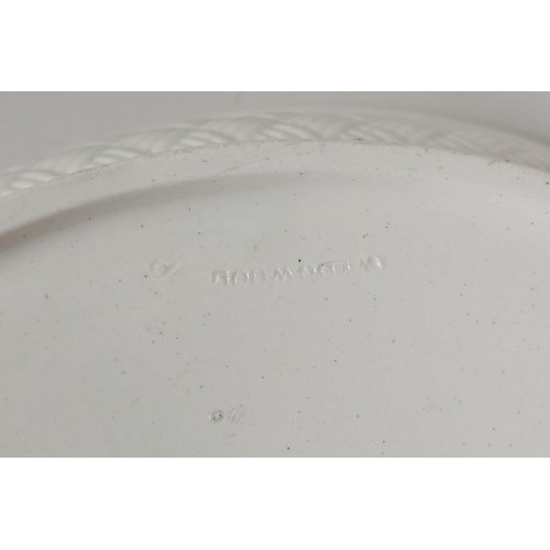 62 - A late C18th Wedgwood creamware basket weave, oval bowl, with pierced rim, (chips to rim) 9