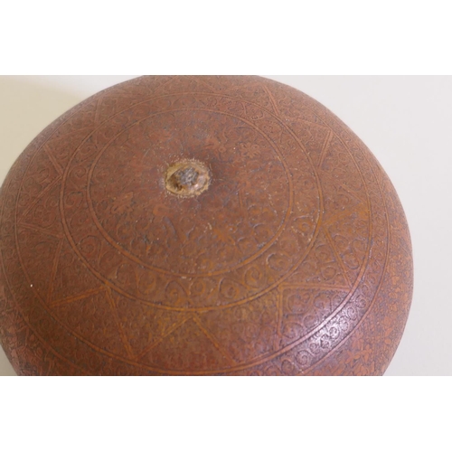 44 - An antique gourd with exceptionally fine engraved decoration, depicting village scenes and farmers t... 