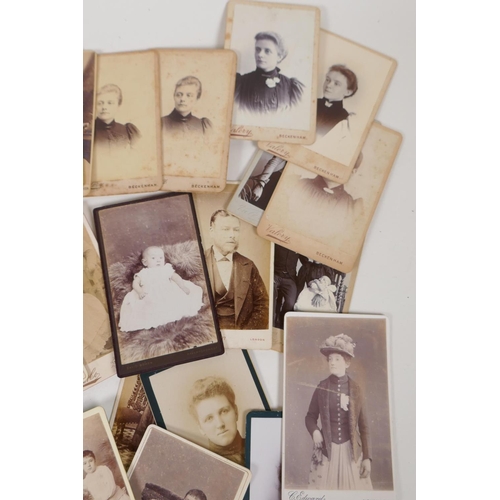 44 - A quantity of Victorian portrait photographs, 7