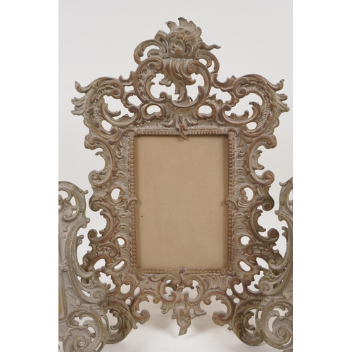 14 - A pair of cast bronze photograph frames, aperture 4