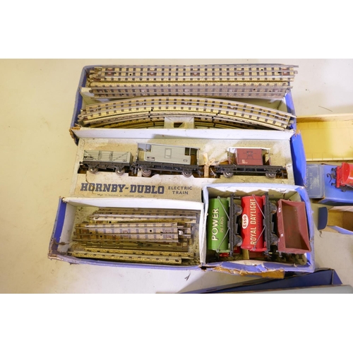 2 - A quantity of Hornby 00 Gauge railway items including a model of Newark station, a LNER 9596 locomot... 