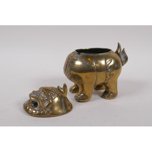 255 - A Chinese bronze censer in the form of a kylin, 12cm long