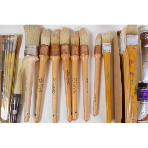 47 - A good collection of artists' brushes including Omega Whistler, Eureka, Winsor & Newton etc, and... 