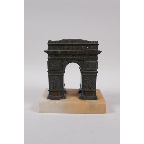 82 - A Grand Tour style bronze Arc de Triomphe, on a marble base, 14cm x 10cm, 16cm high