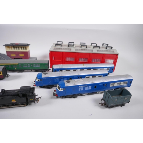 41 - A collection of Hornby H/O locomotives, rolling stock and scenery