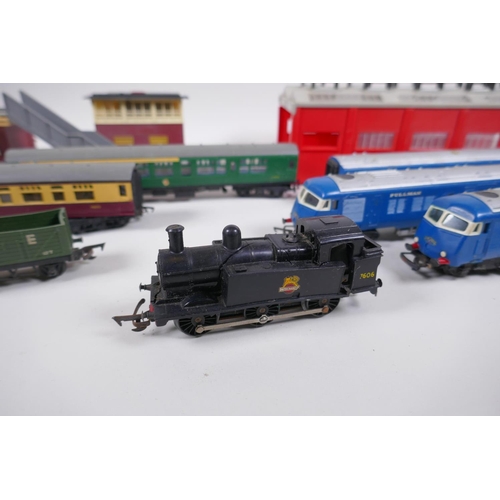 41 - A collection of Hornby H/O locomotives, rolling stock and scenery