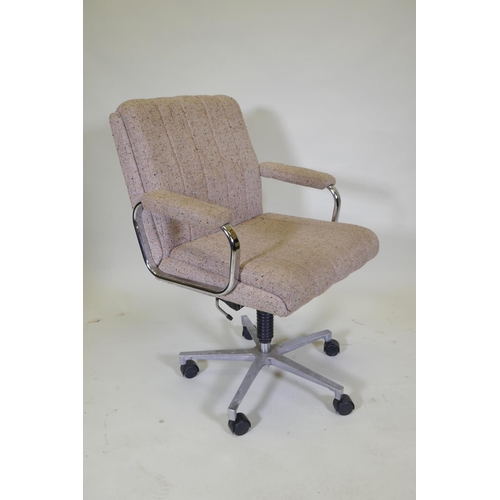 1115 - A retro Nordic Steno swivel office chair