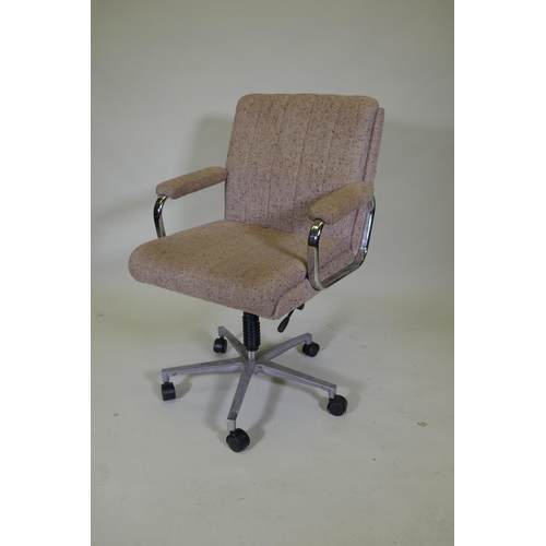 1115 - A retro Nordic Steno swivel office chair