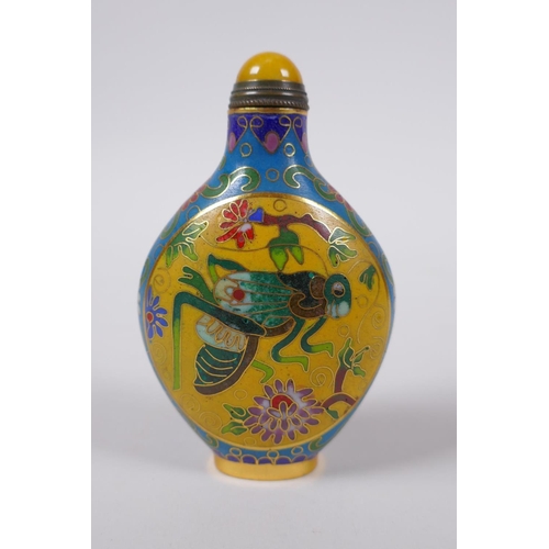 40 - A Chinese cloisonne snuff bottle with grasshopper decoration, 9cm high