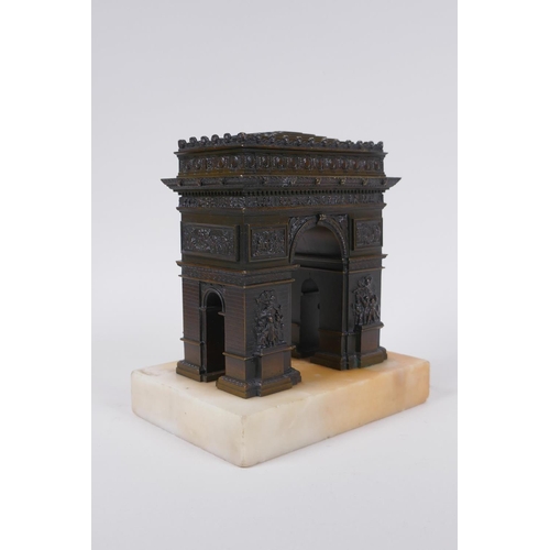 7 - A C19th Grand Tour bronze figure of the Arc de Triomphe, 14 x 10cm, 15cm high