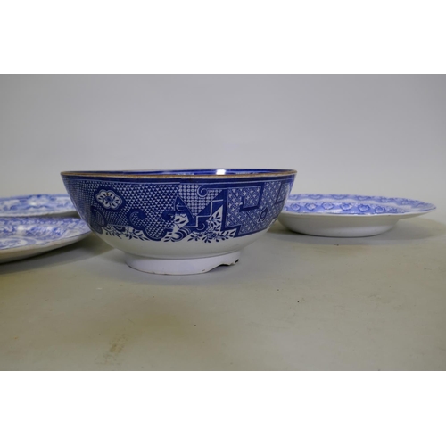 91 - A pair of late Spode, Copeland and Garrett blue and white transfer decorated bowls, impressed New Fa... 