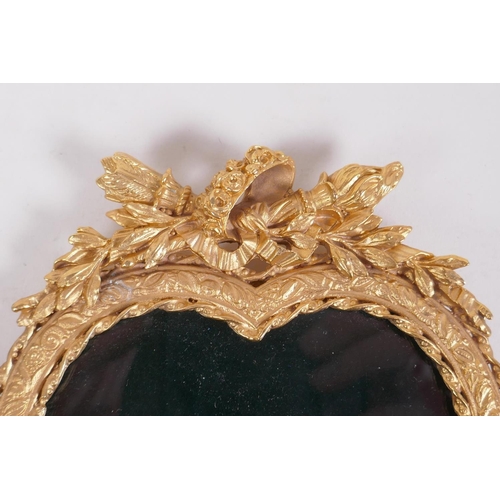 25 - A pair of ormolu heart shaped photograph frames, 13 x 19cm