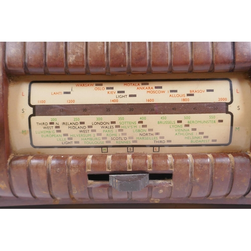 76 - A 1930s G.E.C. bakelite radio, model No. BC 5246, 40 x 25cm