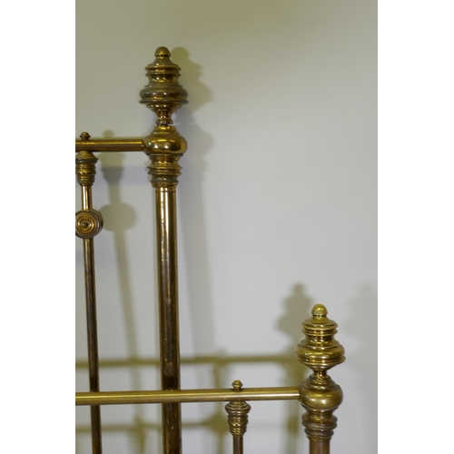 1051 - A Victorian Hoskins & Sewell good quality brass and iron double bed, 140 x 202, 151cm high