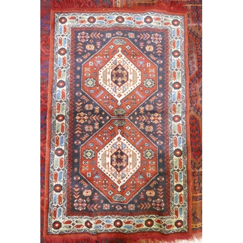 1116 - Three machine woven rugs with a Persian pattern, 140 x 170cm