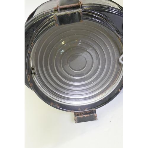 24 - A.E. Cremer, Paris, an antique French metal industrial/theatre spot light, 26 x 28cm, lens 176cm dia... 