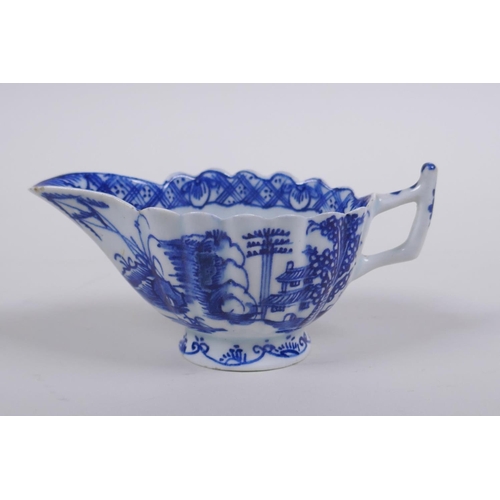 62 - A pearlware blue and white porcelain sauce boat, 11 cm long