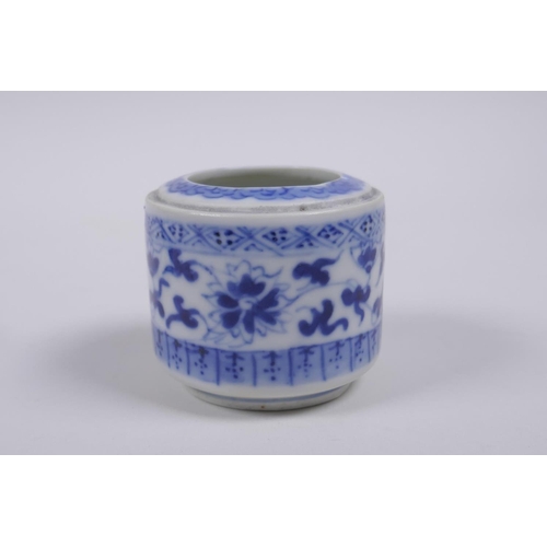 79 - A Chinese blue and white porcelain cylinder pot, a miniature porcelain tea bowl, and a miniature por... 