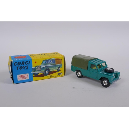 92 - Corgi Toys 438 Land Rover (109