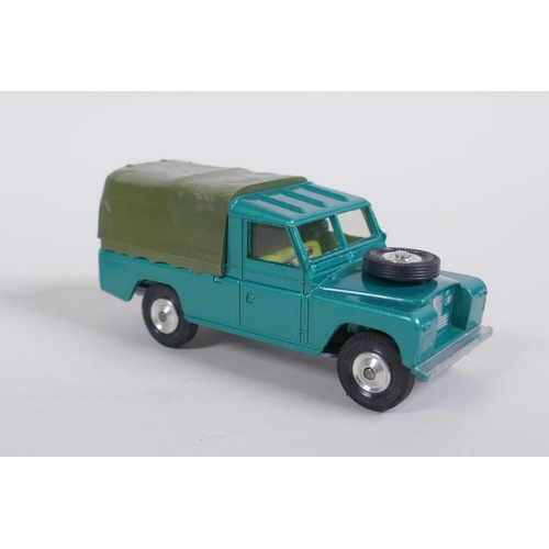 92 - Corgi Toys 438 Land Rover (109